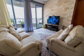 Elegant 2 BED apt in Kilimani with balcony views